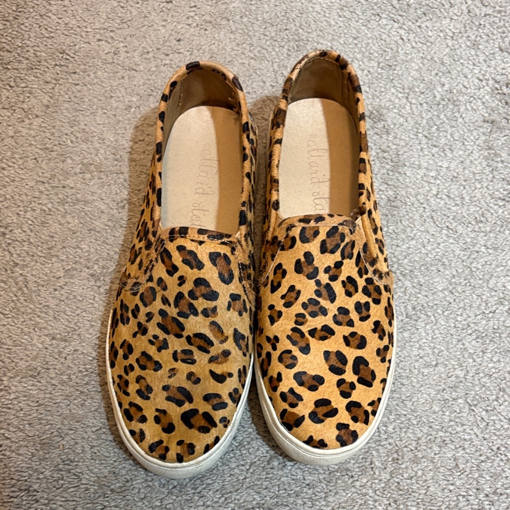 Leopard Print Slip-On Shoes